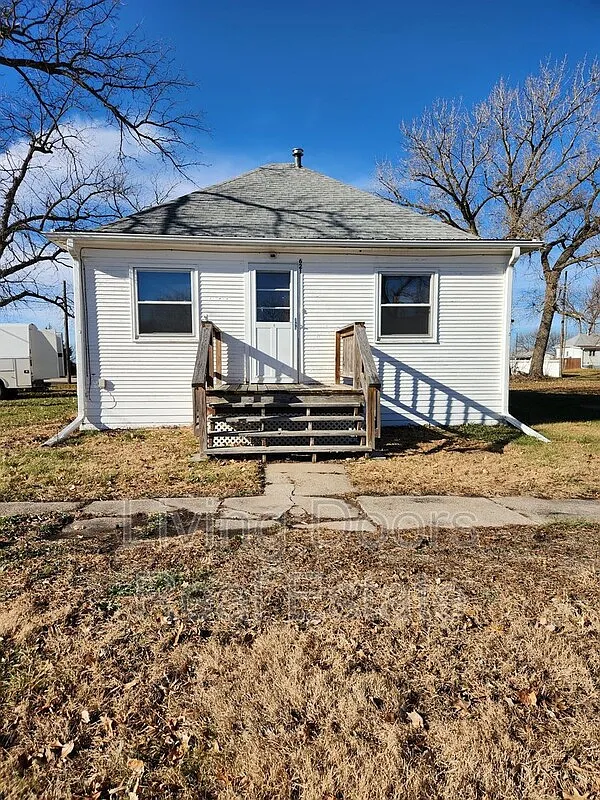 2 bed, 1.0 bath, $1,110 — Photo 1