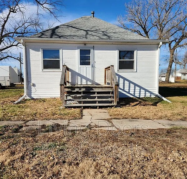 621 S Union Ave — Photo 1