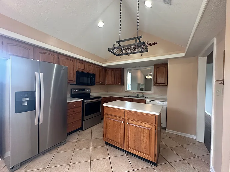 13870 Waycross Dr — Photo 9
