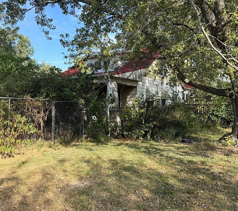 1st image of 8141 E Tamaroa Rd