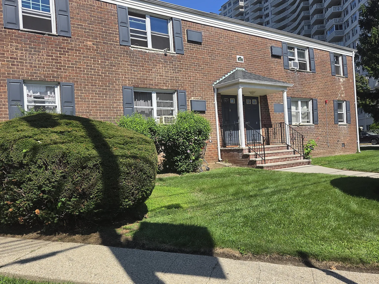4 bed, $2,225 — Photo 1