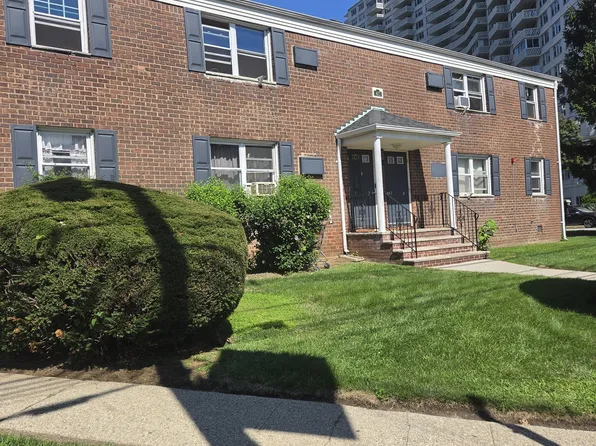 421 Main St APT 2, Fort Lee, NJ 07024
