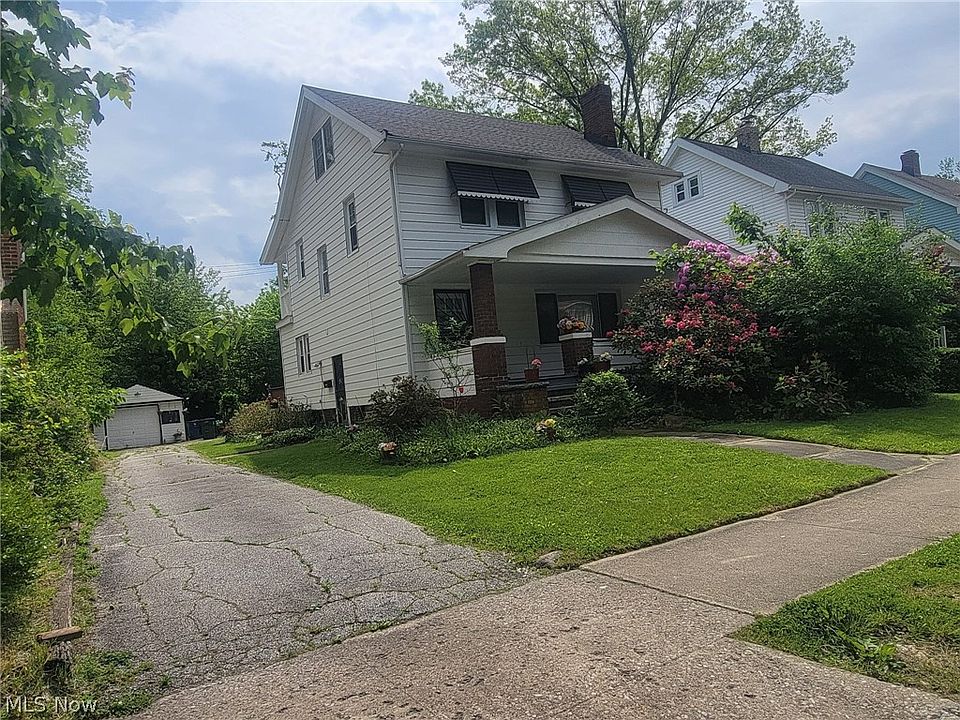 2nd image of 1597 Maple Rd