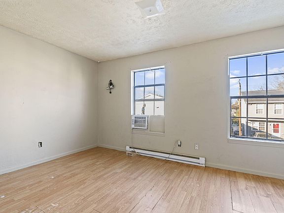 5th image of 106 Sheila Ct