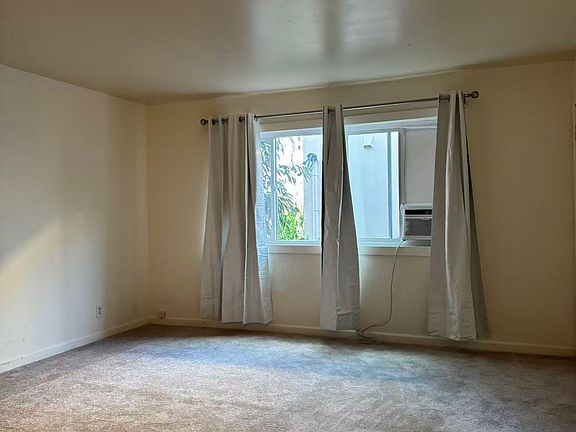 3rd image of 2451 Middlefield Rd APT 9