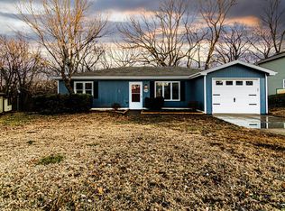 320 Clydesdale Cir, Ogden, KS 66517