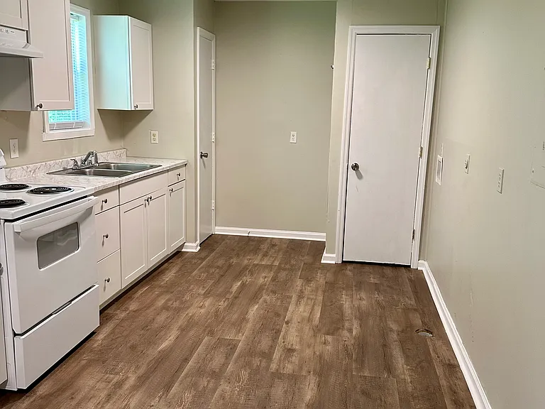 519 McKinley St — Photo 16