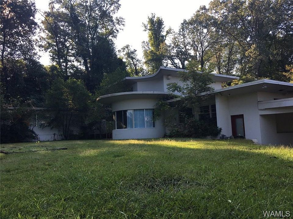 1st image of 1511 26th Ave E