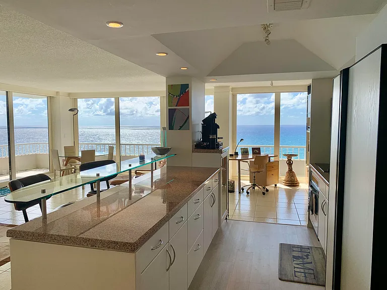 5540 N Ocean Dr #Penthouse A — Photo 11