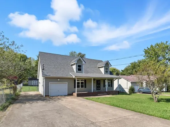 108 Oak Tree Dr, Oak Grove, KY 42262