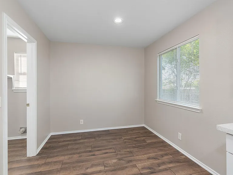403 Lakemont Dr — Photo 10