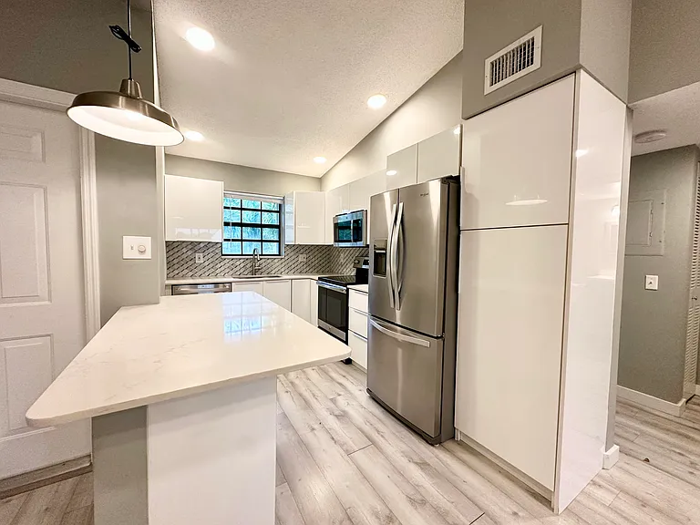 2800 Palmwood Ter #2210 — Photo 1