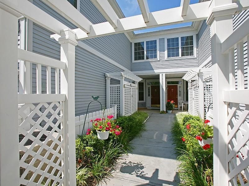 1st image of 21 Skimmer Ln
