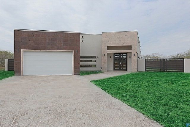 1st image of 5713 Hidden Oaks