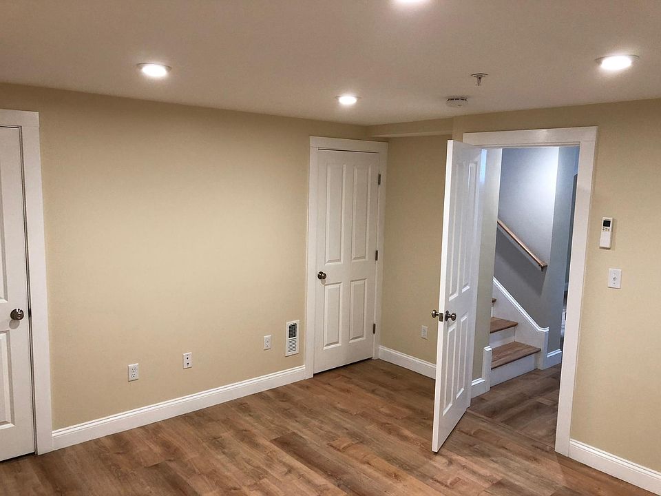 Master bedroom - bathroom/laundry
