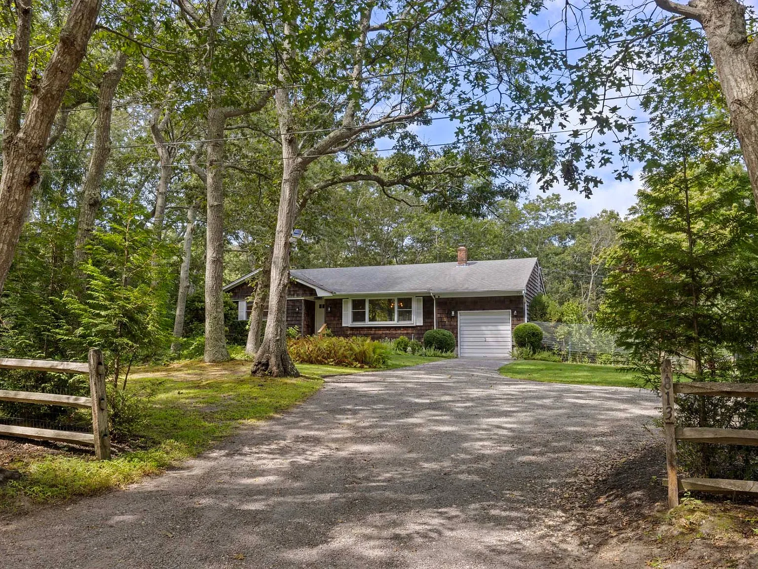 Private Rental Retreat In Water Mill — Photo 3