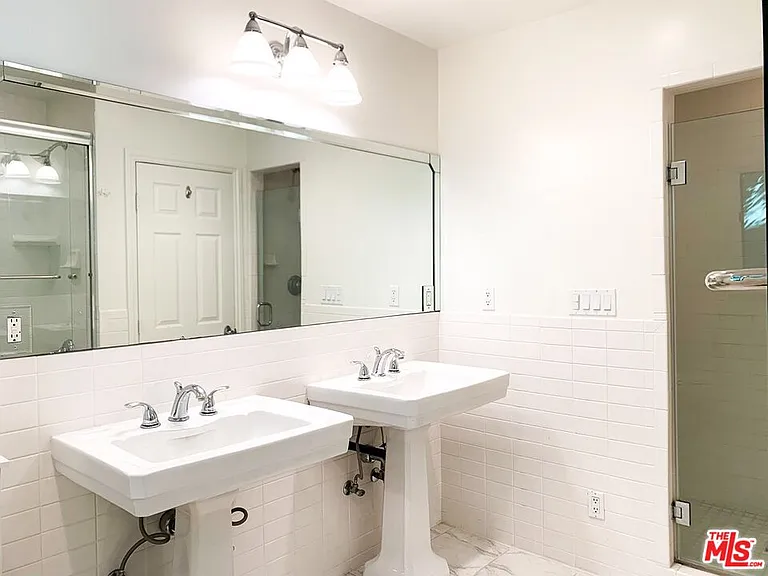 2239 Vista Del Mar Pl — Photo 8