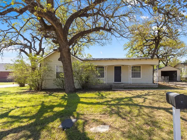 1610 Irvin St, Bridgeport, TX 76426