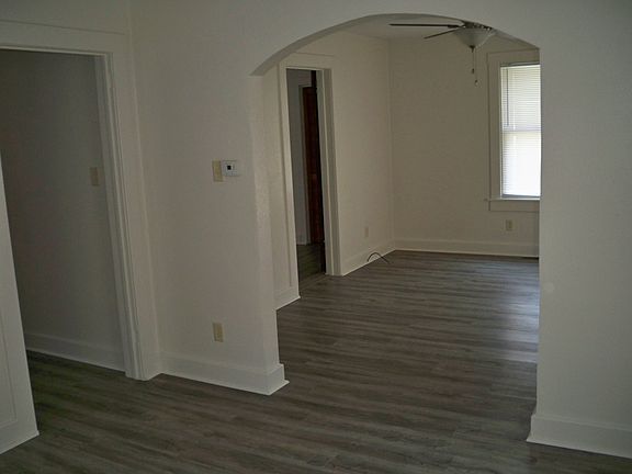 4th image of 321 W Cedar St