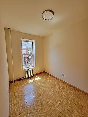 4th image of 82 Bayard St APT 21