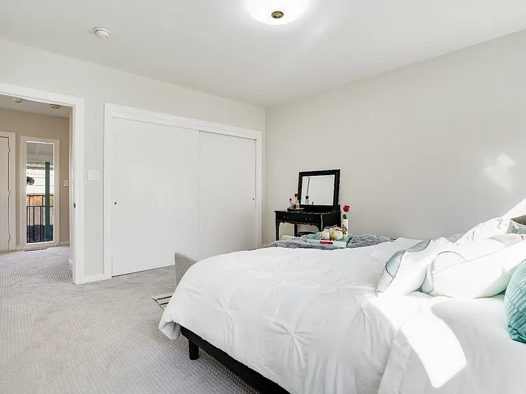 220 Madison Ave #C — Photo 14