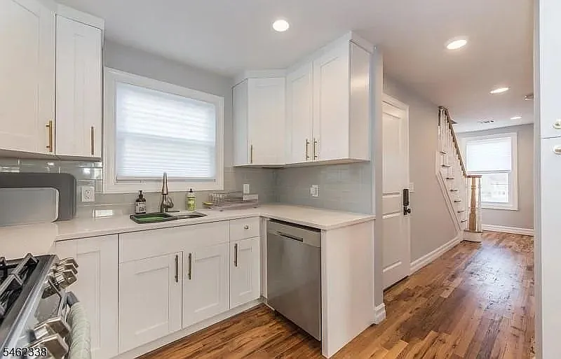 4 bed, 3.0 bath, $5,100 — Photo 4