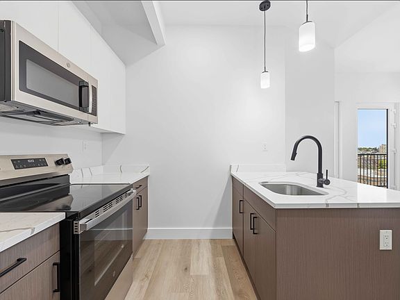 5th image of 89-25 162nd St #805