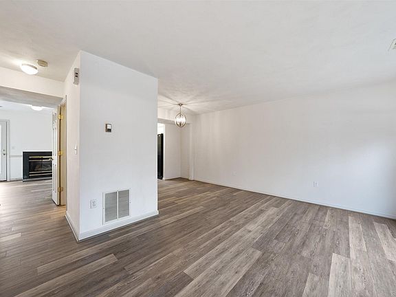 3rd image of 4717 Oakcliff Dr