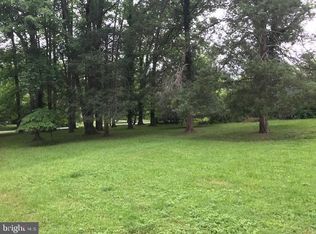 10401 Hall Rd, Potomac, MD 20854