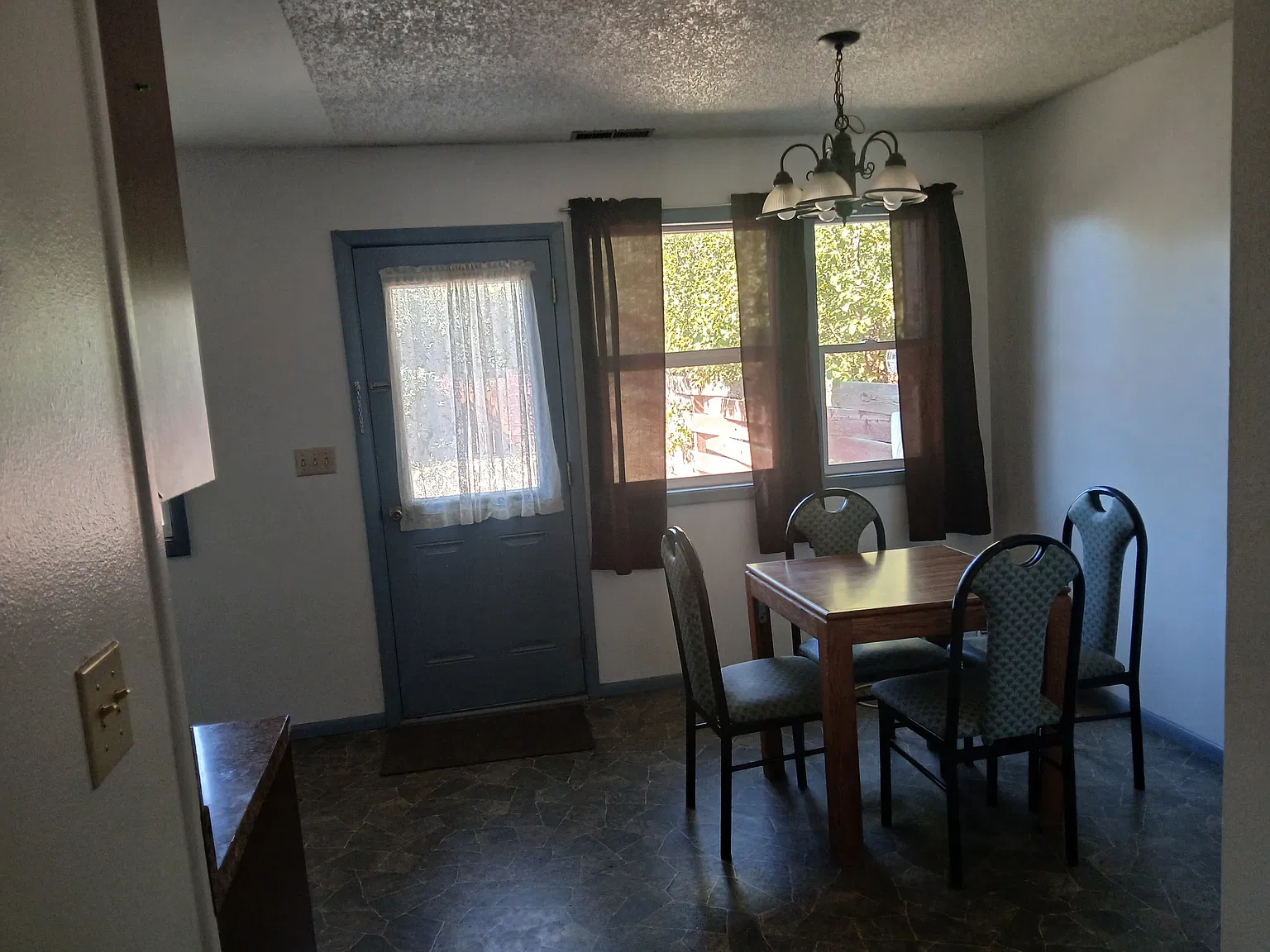 3 bed, 1.5 bath, $1,500 — Photo 3