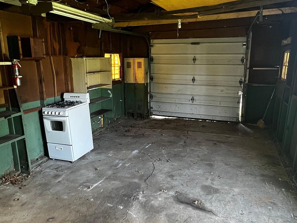 2nd image of 329 Burd St