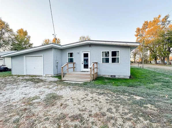 301 E Clay St, Pleasant Hill, IL 62366