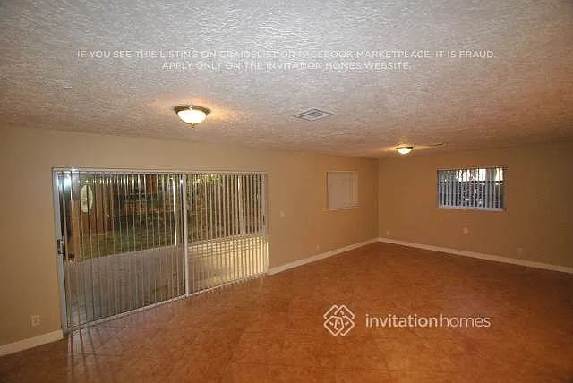 1612 NW 5th St — Photo 2