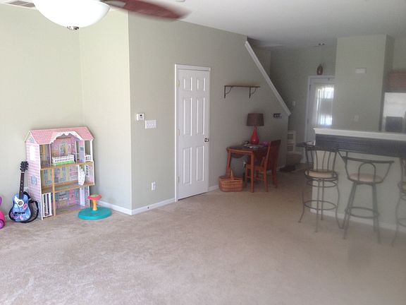 5th image of 837 Flagstone Dr