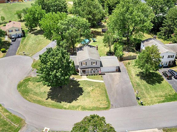 2nd image of 206 Meade Dr