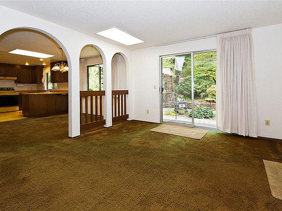 5th image of 15904 183rd Pl NE