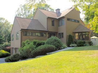 21 Sleepy Hollow Dr, Plymouth, MA 02360