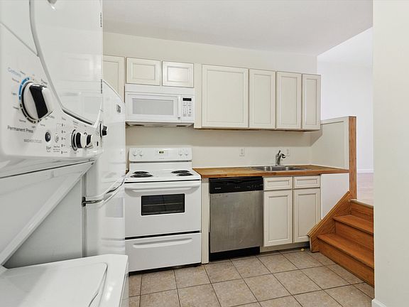 4th image of 1616 Willington St Unit 2