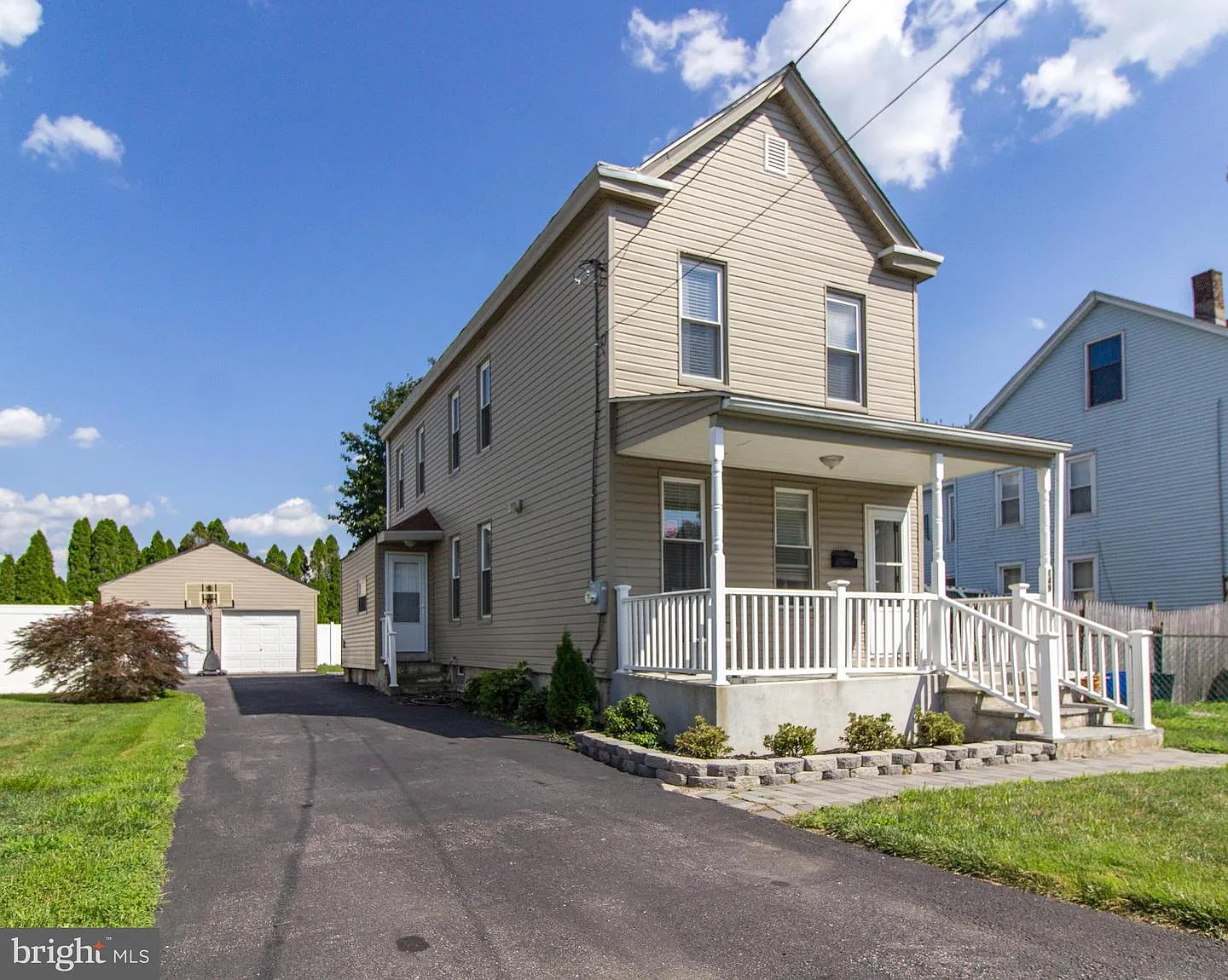 149 Robertson Ave photo 1