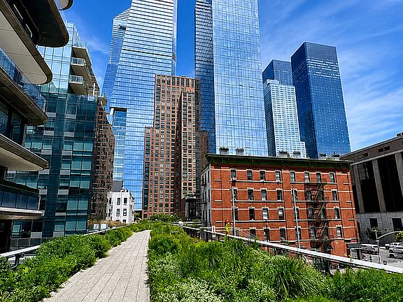2nd image of 315 10th Ave Unit Penthouse 8