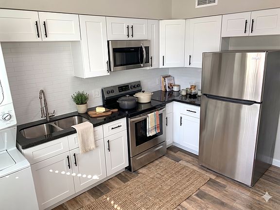 3rd image of 5024 E Thomas Rd #26