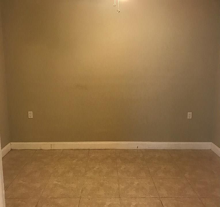 1st image of 2031 NW 77th Ave