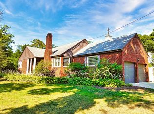 24 Locust Rd, Methuen, MA 01844