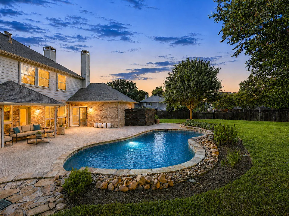 8809 Hedge Row Ct