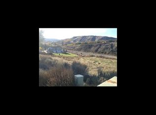 14 Hummingbird Hill Ln, Malaga, WA 98828