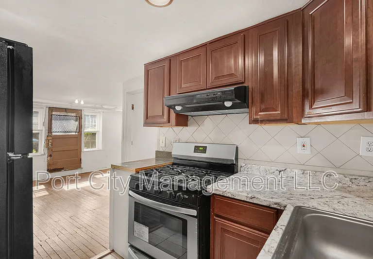 931 Saint Paul St — Photo 8