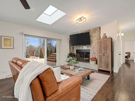 4th image of 1430 W 50th St