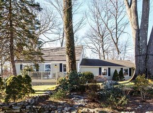 6 Burchard Ln, Norwalk, CT 06853