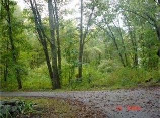 2 Snow Rd, West Brookfield, MA 01585