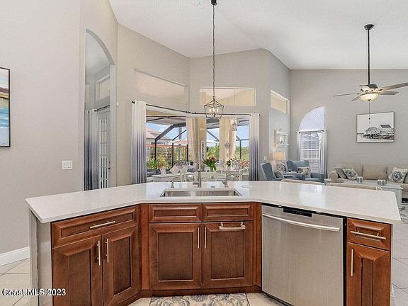 4th image of 958 Wildwood Dr